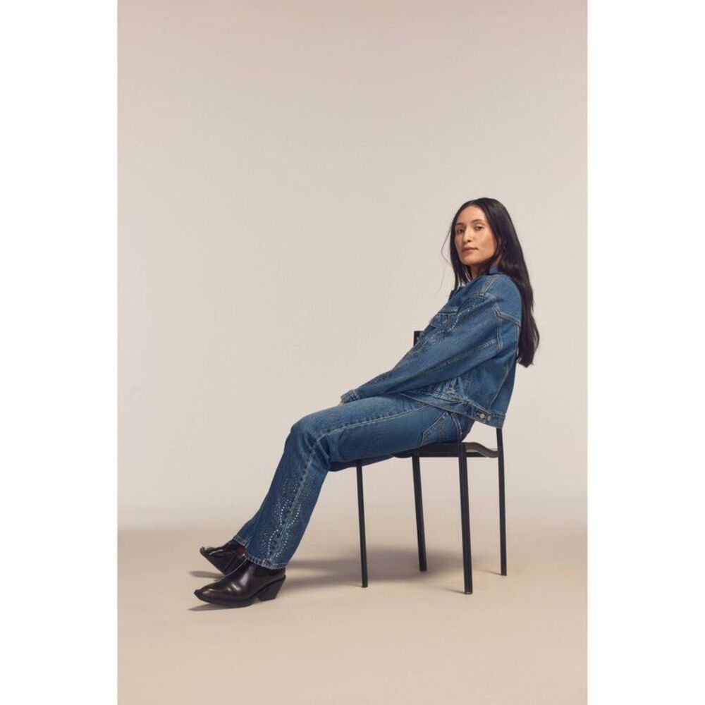 Levi's Wide Leg Jeans in Faded Blue Denim with Stud Detail - Picture 5 of 5